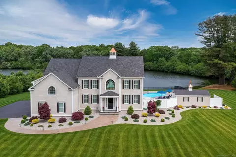 78 Wildcat Springs Dr, Madison, CT 06443