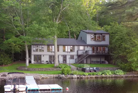 19 Hiawatha Hts, Woodstock, CT 06282