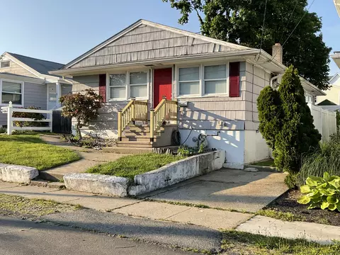 15 Grant St, Milford, CT 06460