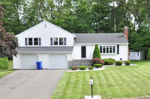 59 Settlers Knl, Newington, CT 06111