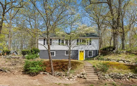 380 Pumpkin Hill Rd, Ledyard, CT 06339