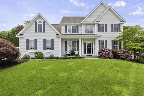 55 Perry Ln, Stratford, CT 06614