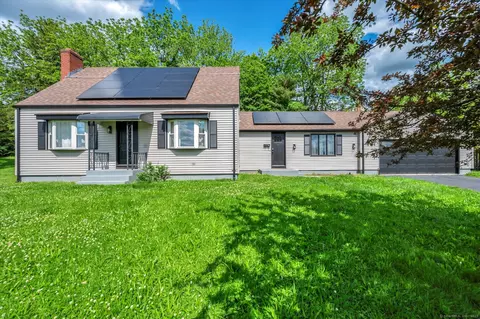 75 Carll Rd, Middletown, CT 06457