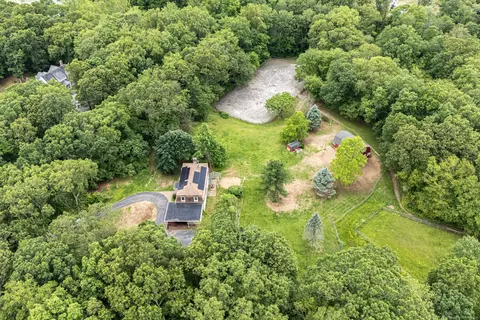 29 Daniels Rd, East Haddam, CT 06423