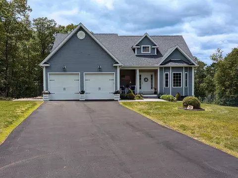 5 Newberry St, Haddam, CT 06441