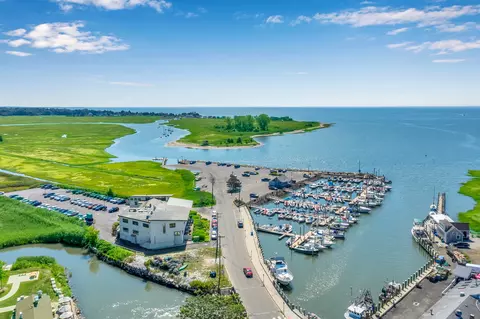 80 Seaview Ter #12, Guilford, CT 06437
