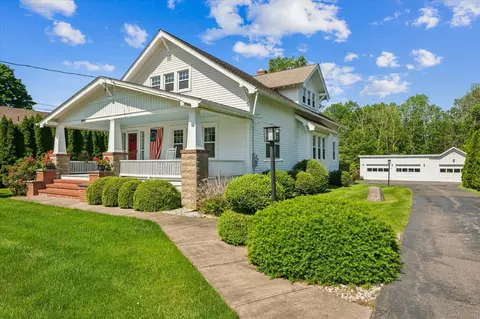 499 S Grand St, Suffield, CT 06093