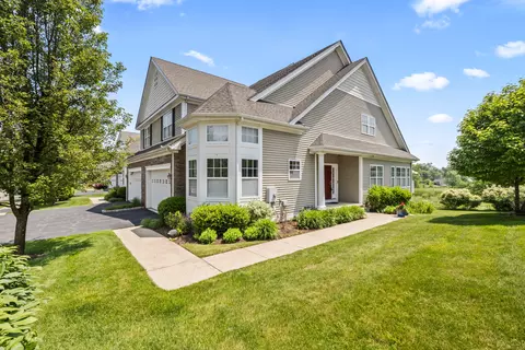 22 Pebble Beach Dr #22, Bloomfield, CT 06002