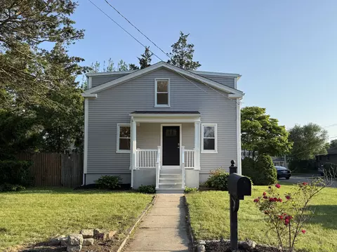 42 Waldo St, East Haven, CT 06512