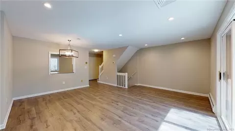 12 Cardinal Dr #12, Farmington, CT 06032