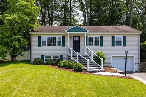 50 Dogwood Ln, Bristol, CT 06010