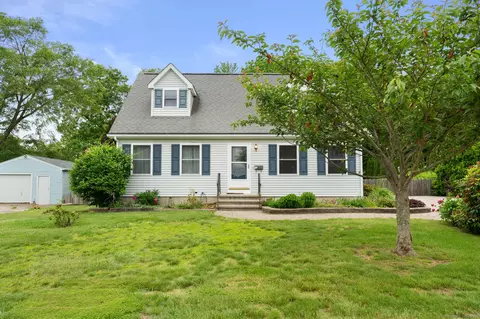 42 Cindy Ln, Mystic, CT 06355