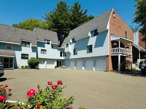 30 Hills Ln #30, Westport, CT 06880
