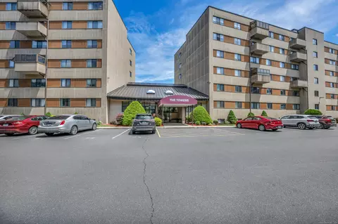 48 Putter Dr #603S, Wallingford, CT 06492