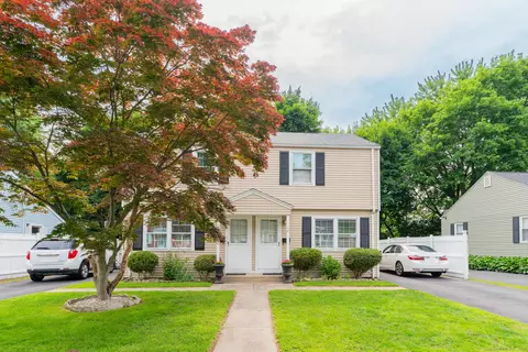 12 Vine Hill Rd, West Hartford, CT 06110