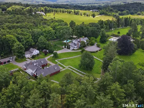 433 Wrights Crossing Rd, Pomfret, CT 06259