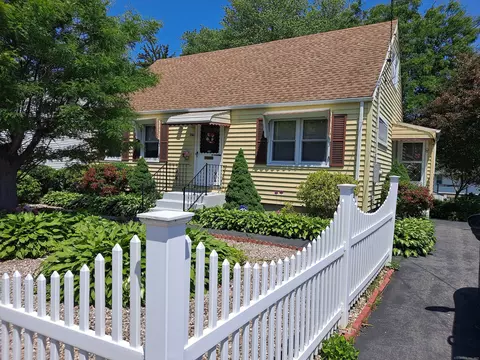 746 Hillside Ave, Hartford, CT 06106