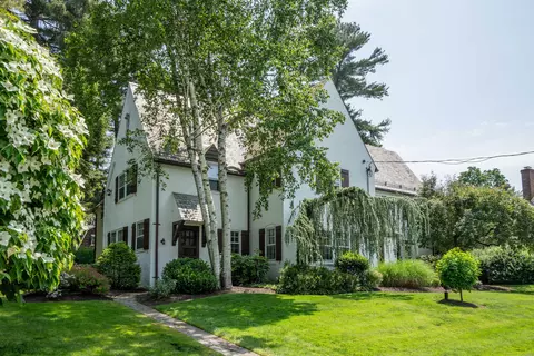 10 Norwood Rd, West Hartford, CT 06117