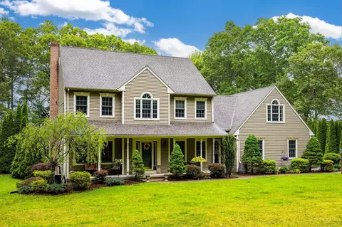 3580 Phelps Rd, Suffield, CT 06093