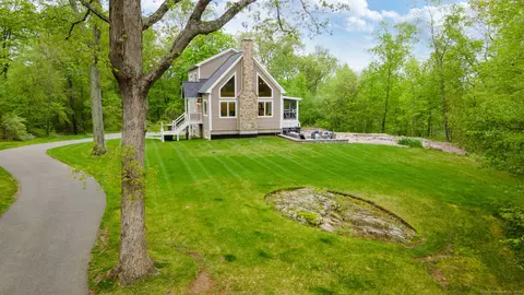 732 Hulls Hill Rd, Southbury, CT 06488