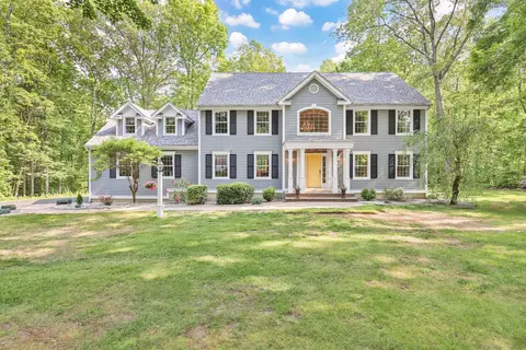 105 High Valley Dr, Canton, CT 06019
