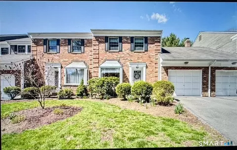 136 Tunxis Vlg, Farmington, CT 06032