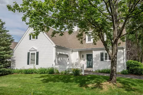 1 Primrose Ln #1, Farmington, CT 06032
