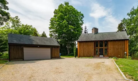 94 Boston Post Rd, Madison, CT 06443