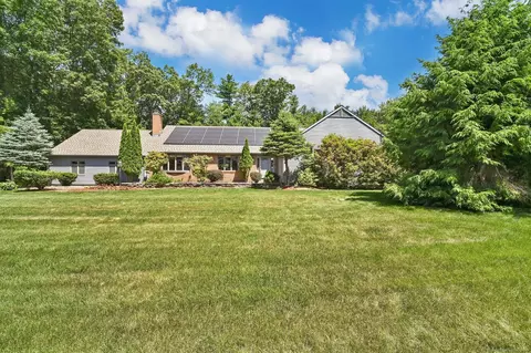 55 Windshire Dr, South Windsor, CT 06074
