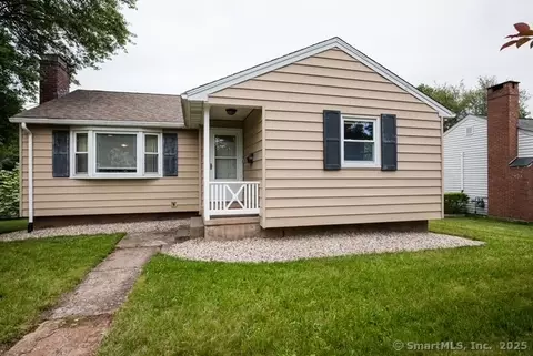 62 Summit St, Newington, CT 06111