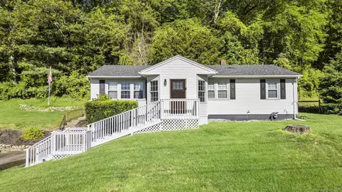 74 Benz St, Ansonia, CT 06401