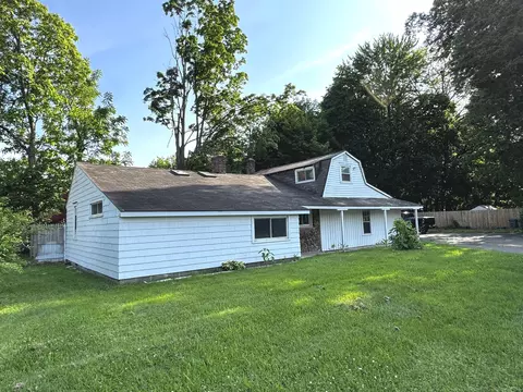 16 2 Maple St # -1, Plainville, CT 06062