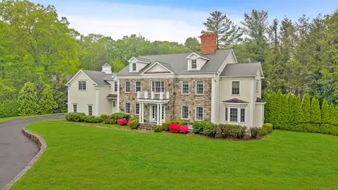 6 Coachlamp Ln, Greenwich, CT 06830