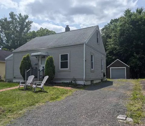 26 Westfield St, Manchester, CT 06042