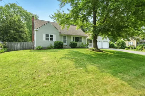 3 Birchwood Ter, Enfield, CT 06082