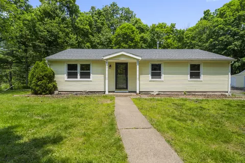 352 Richmond Rd, Coventry, CT 06238