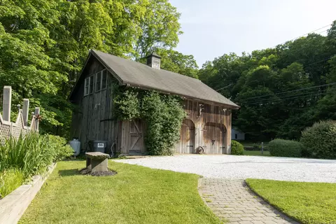 884 Black Rock Tpke, Easton, CT 06612