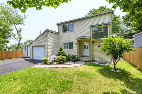 10 Dry Hill Ct, Norwalk, CT 06851