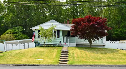 107 Park Avenue Ext, Uncasville, CT 06382