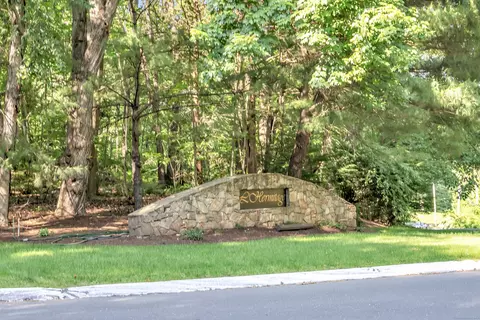 7 Montagne Dr #7, Shelton, CT 06484