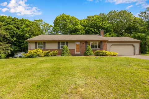 816 Moss Ln, Cheshire, CT 06410