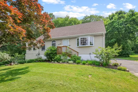 61 Hillcrest Dr, Vernon, CT 06066