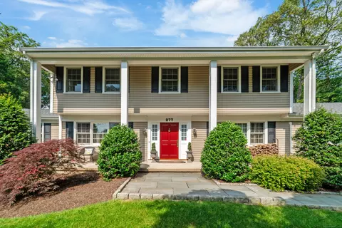 277 Dundee Rd, Stamford, CT 06903