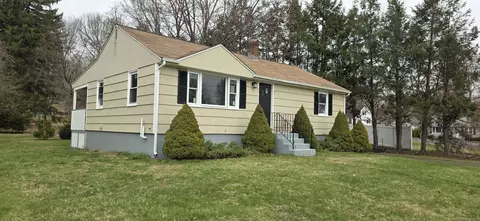 14 Harris St, Berlin, CT 06037