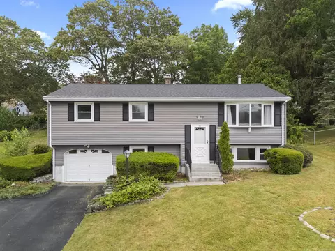 39 Laurel Dr, Oakdale, CT 06370