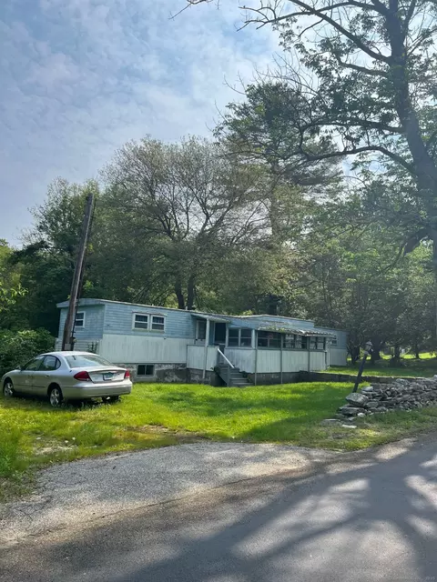 40 Tillinghast Rd, Killingly, CT 06239