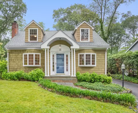 19 Edgerton St, Darien, CT 06820