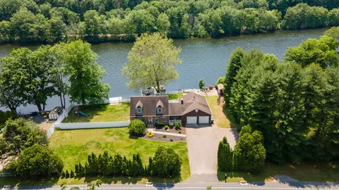 137 Roosevelt Dr, Seymour, CT 06483