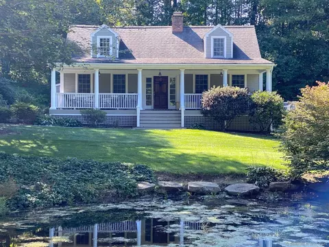 19 Parmalee Hill Rd, Newtown, CT 06470