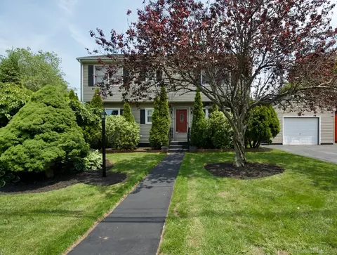 174 Round Hill Rd, Meriden, CT 06450